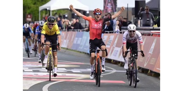 Pidcock, Team Ineos' cykelhelt